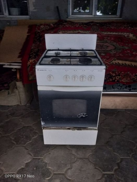 Продам газовую плиту