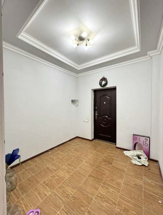 Срочно Якасарой новостройка 2/8/8  89 кв м