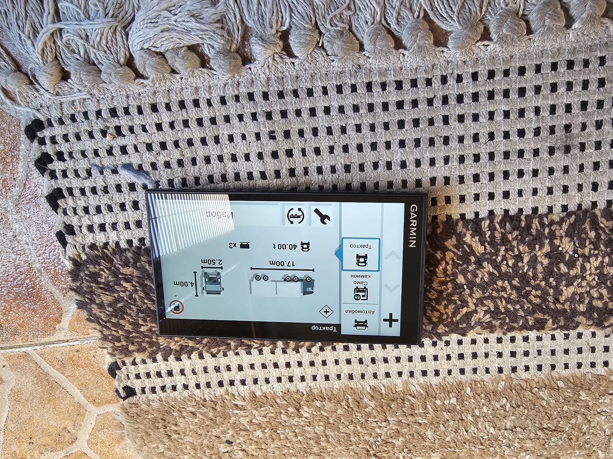 Garmin Dezl LGV610