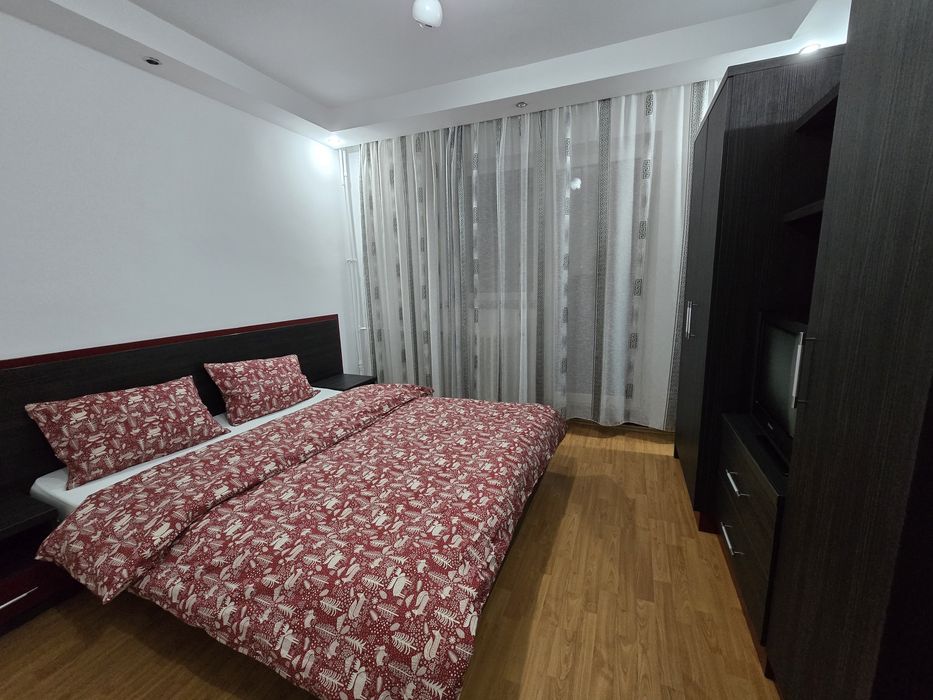 Inchiriez apartament 3 camere în regim hotelier Târg Crăciun Craiova
