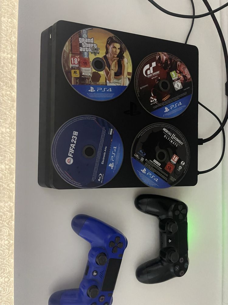 Продается Playstation 4 Slim 1TB а хорошем состоянии,Б/У