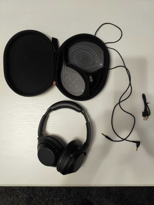 Sony WH-1000XM3 слушалки