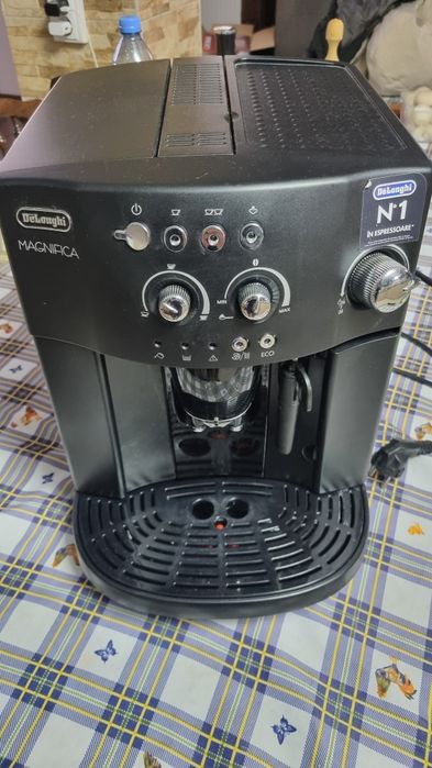 Espressor cafea DeLonghi Magnifica