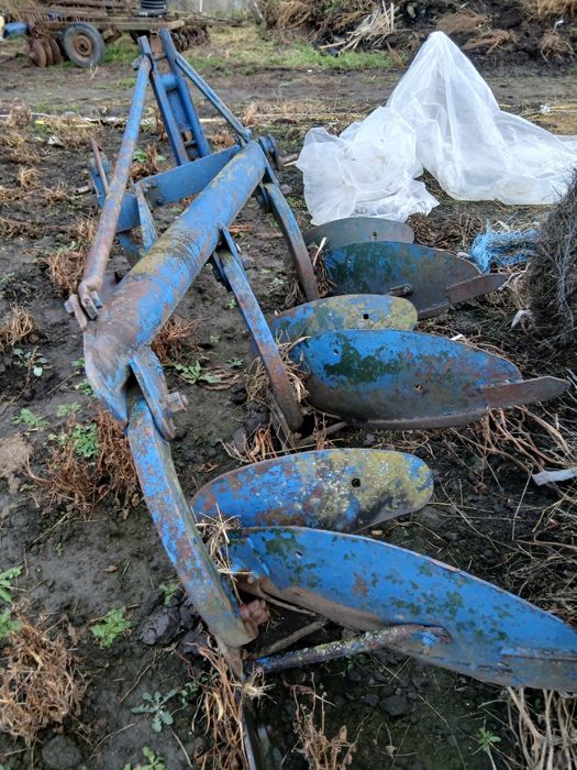 Vând plug românesc