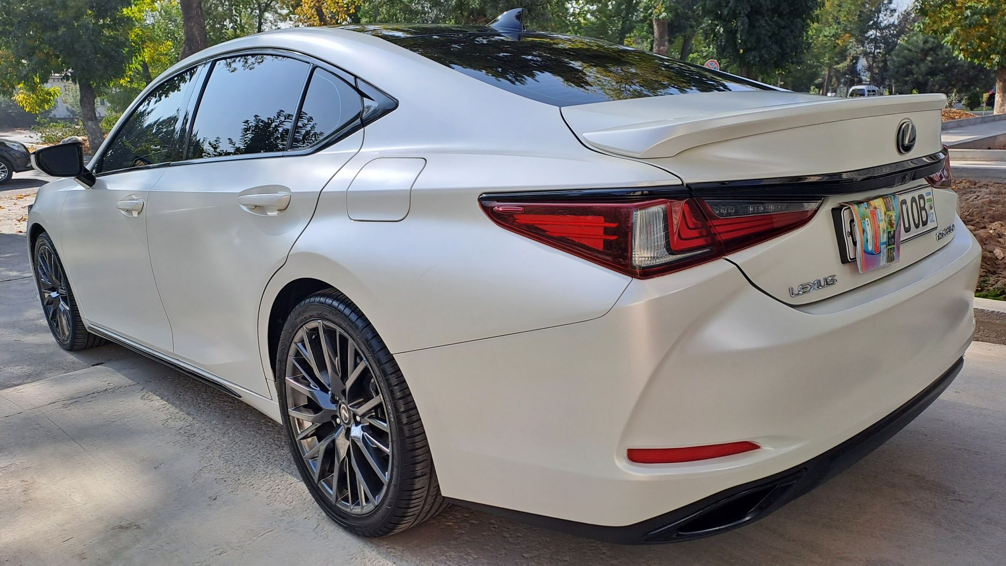 Продаются Lexus. ES 350 sport car