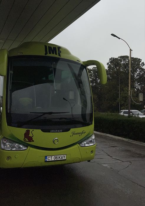 Inchiriem microbuze si autocare pentru transport de persoane