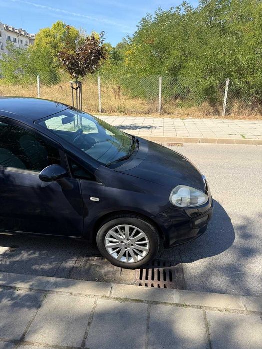Fiat Punto 1.2 Бензин – 2012 г. – 5 врати – Тъмносин