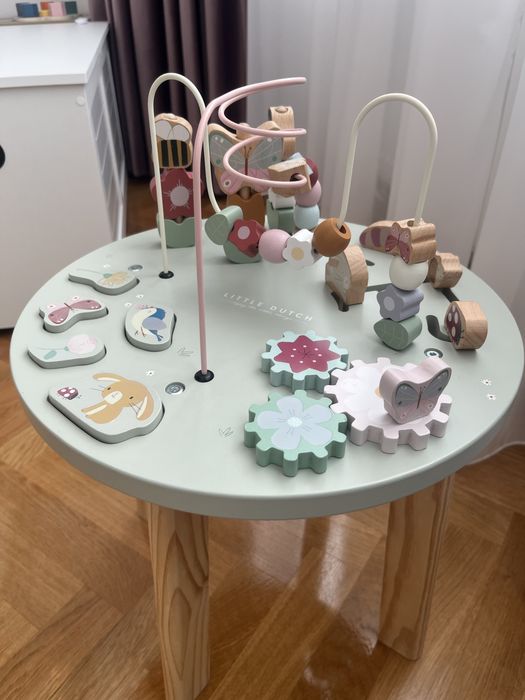 Masuta cu activitati little dutch