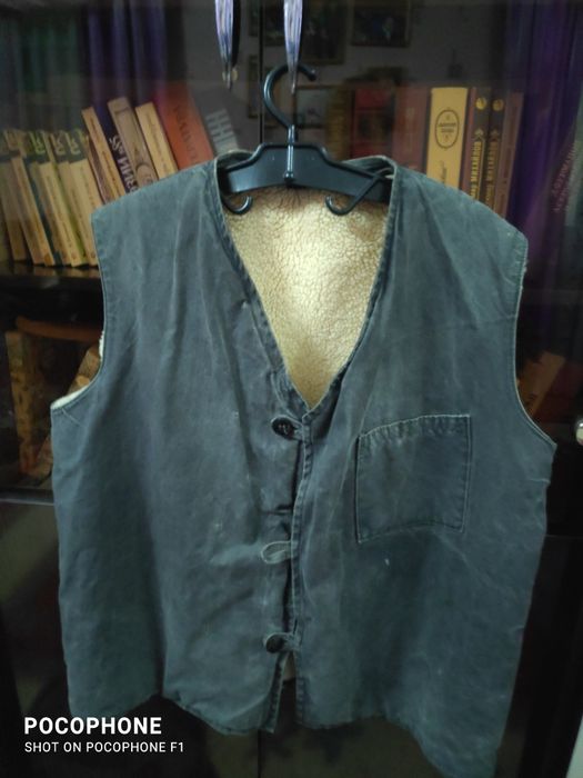 Безрукавка мужская с цигейковым подкладом   б/у