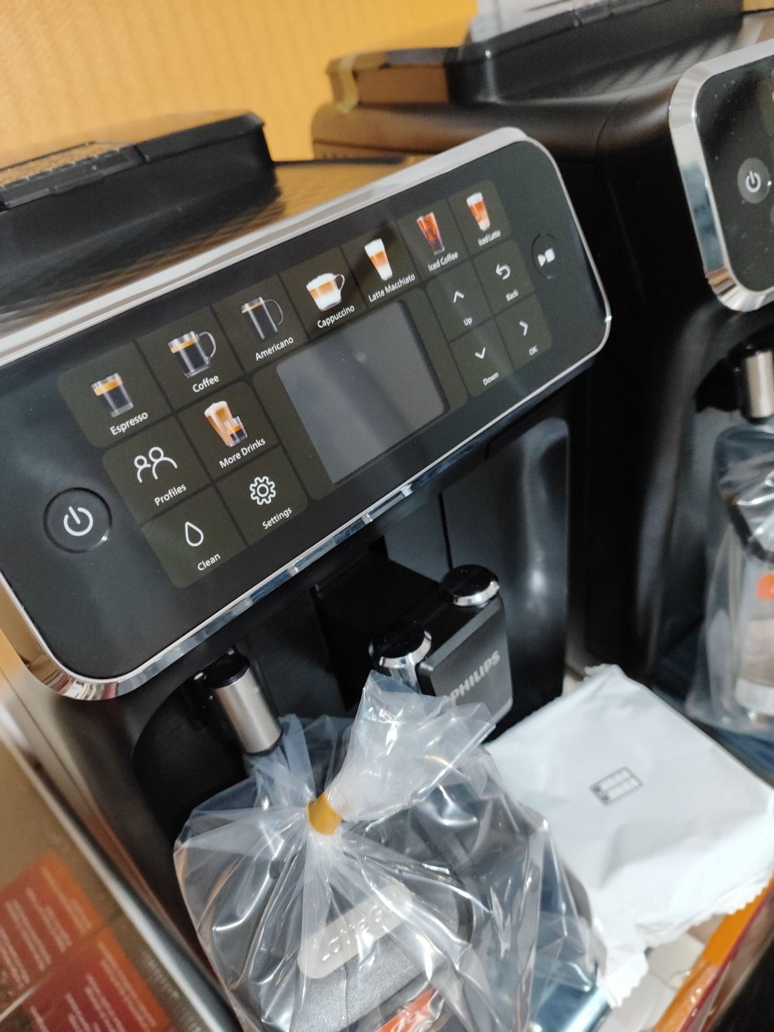 Espressor automat Philips Seria 5500 2xAquaclean bonus