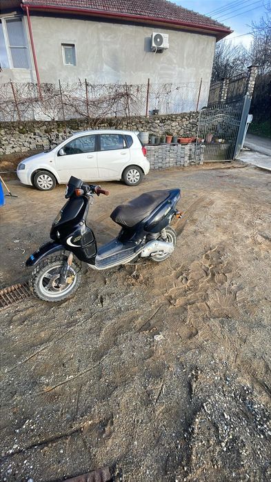 Vând scuter aprilia 80 2t
