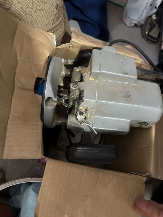 Продам фрезер в комплекте почти новая