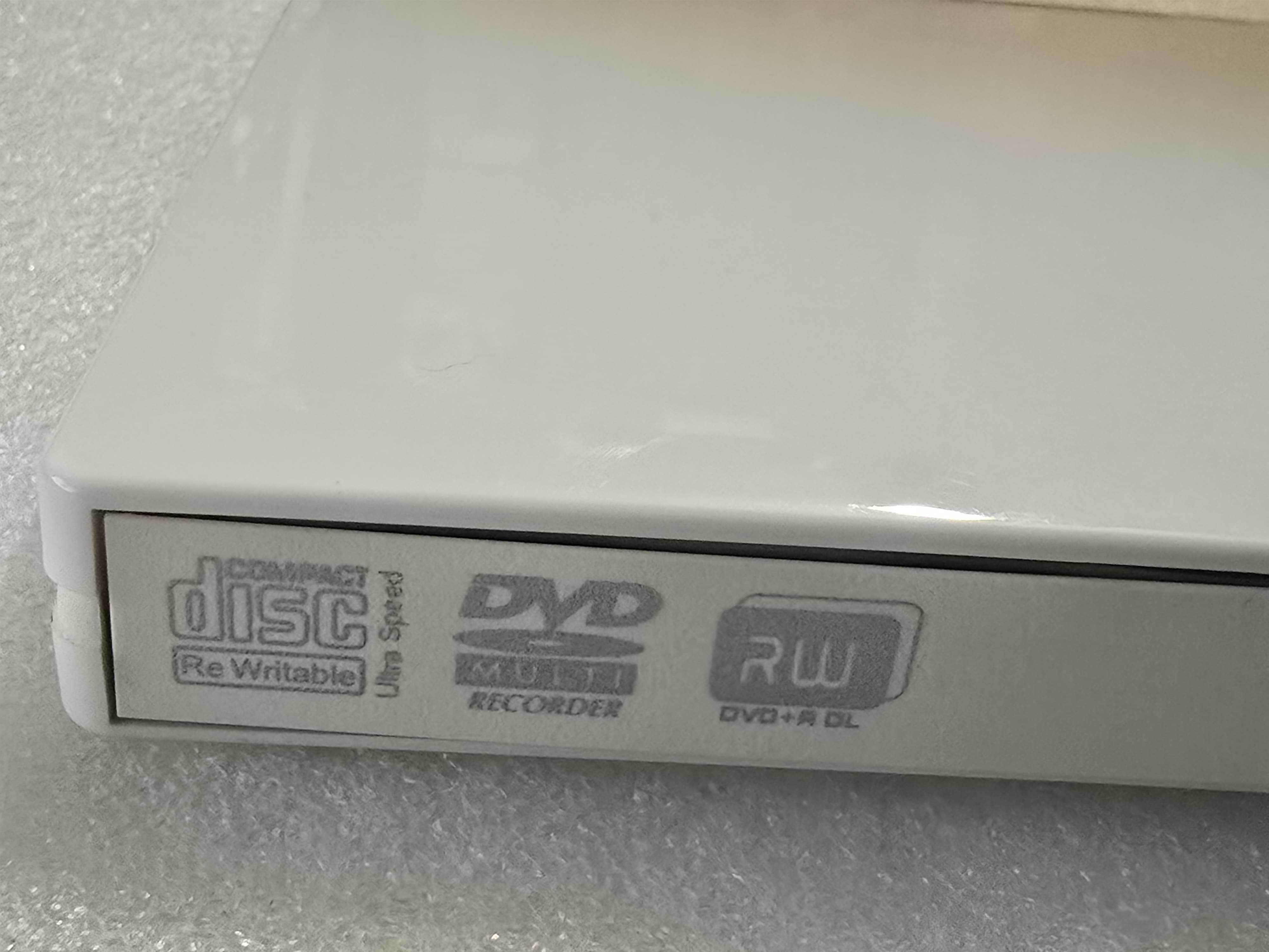 DVD Writer extern BUFFALO Slim, 8x, USB 2.0, Alb, Retail - poze reale