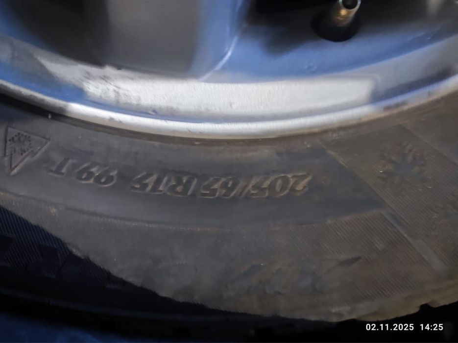 Зимние шины. Цена 200000тг