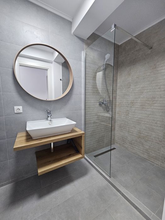 Inchiriez garsoniera spațioasă Tractorul Coresi