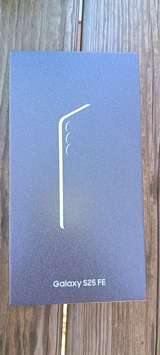 Samsung s 25 Fe 256 sigilat