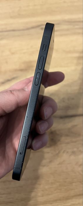 Продавам Iphone 12 128gb