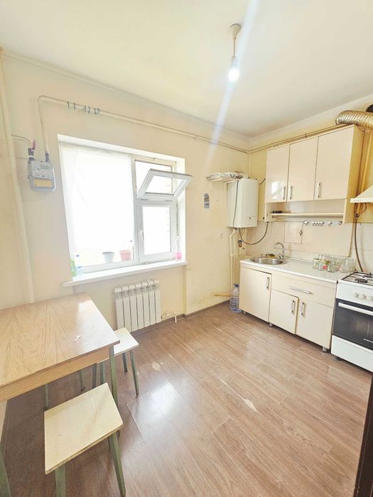 Sergeli 8-xududda 3 xonali uy sotiladi.