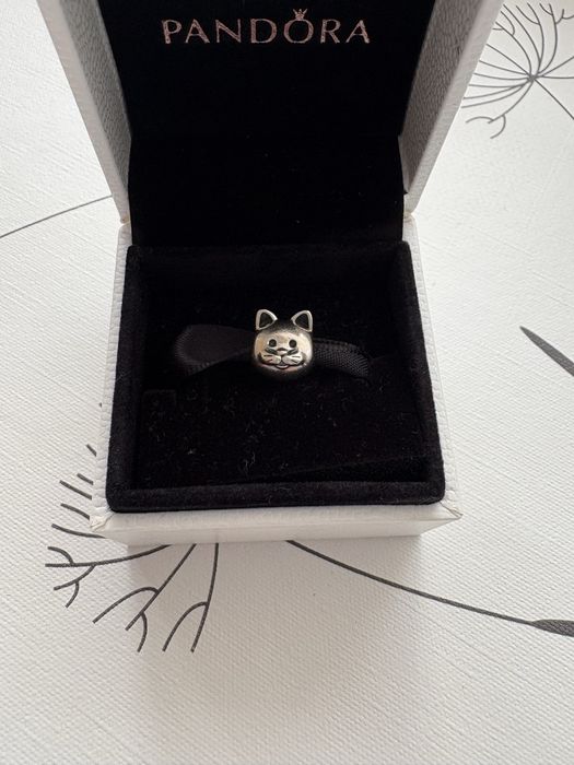 Pandora оригинални висулки за гривна,предлагам поотделно или в сет