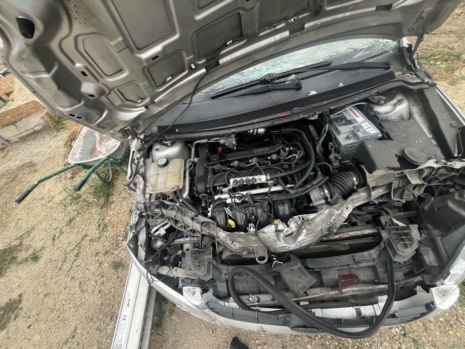 Vand sau dezmembrez FORD FOCUS mk2.5 avariat