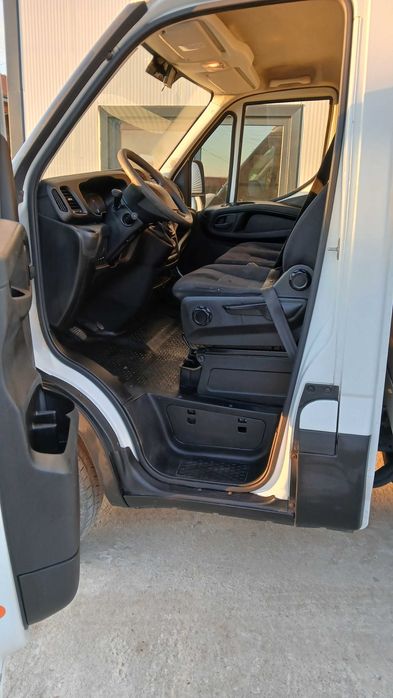 Камион фургон IVECO Daily 35S15