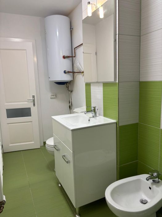 Apartament 3 camere -  de inchiriat