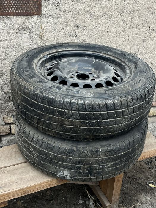 Продам два штампа R16 5/112 с зим шинами в отличном состоянии