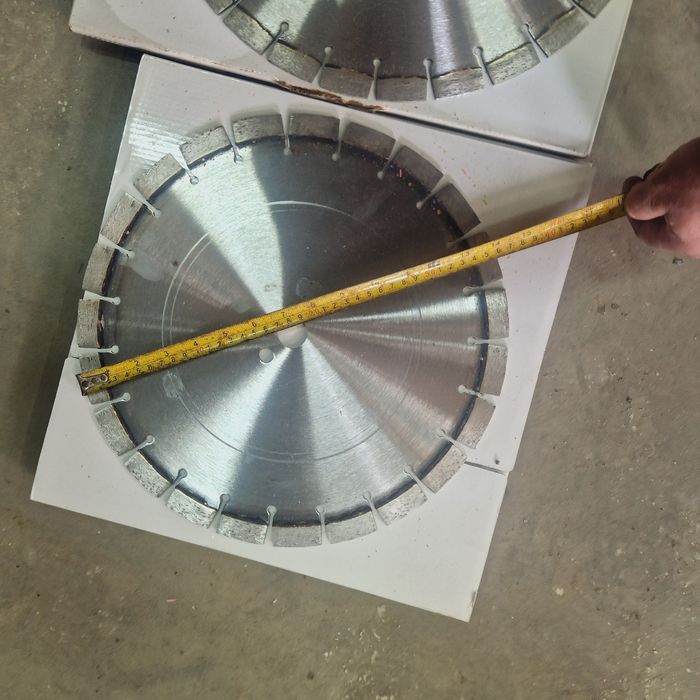 Discuri diamantate IOAKI Diamond Tools 360mm și 410mm- segmenți 15mm