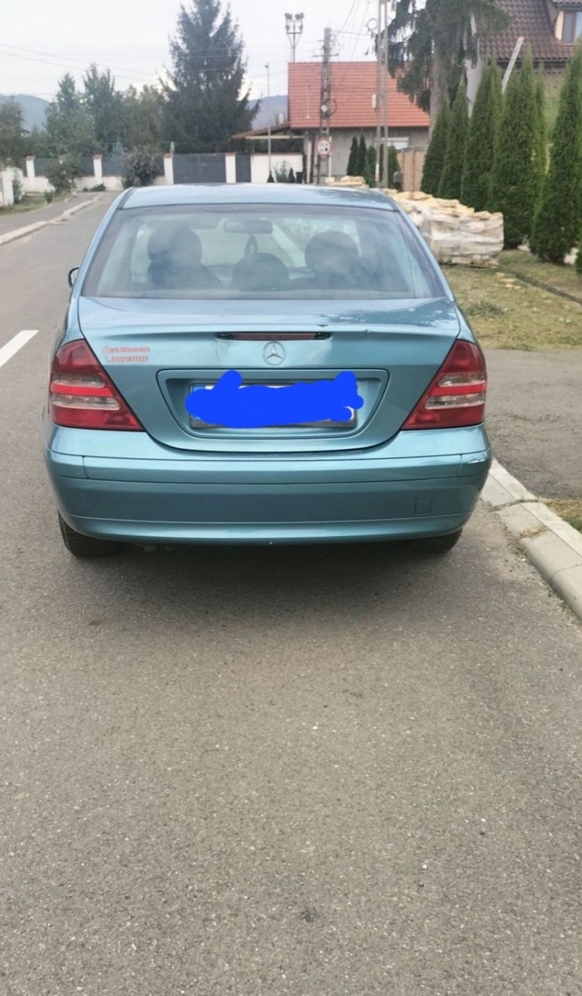 Vând Mercedes c220