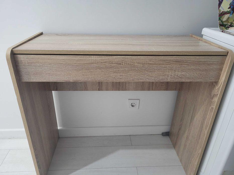 Столик туалетный