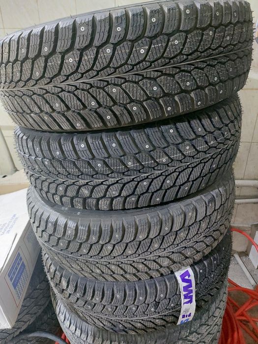 Комплект зимний резины с шипами новый абсолютно новый