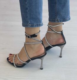 Луксозни стилни дамски сандали с елегантни бляскави елементи