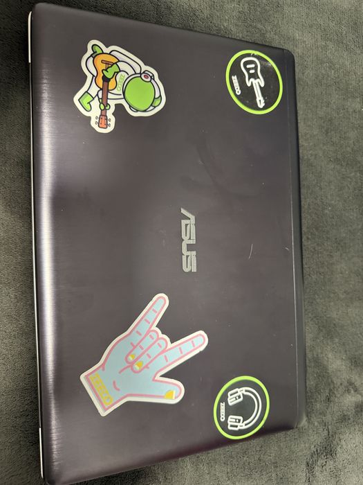 Vand Laptop Asus cu Touch Screen