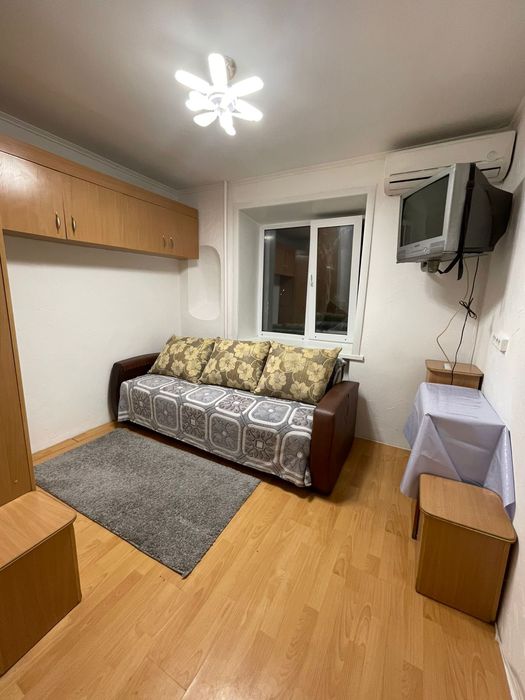 Сдам квартиру малосемейного типа на длительный срок