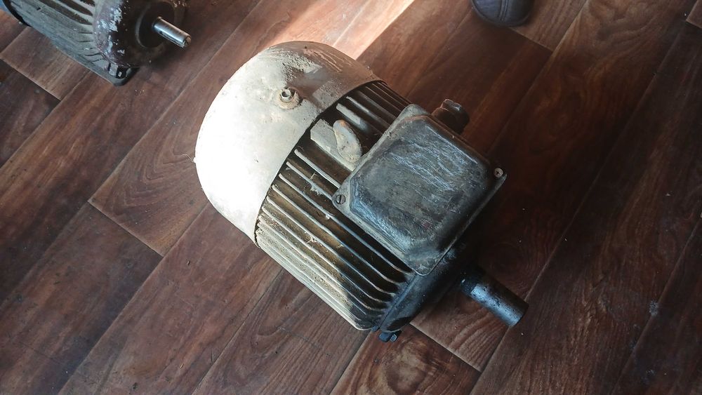 Продам электродвигатель