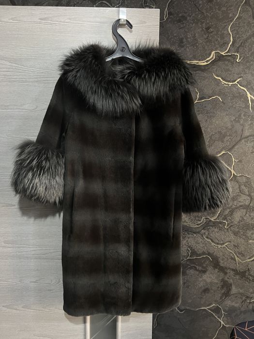 Шуба из стриженой норки с чернобуркой