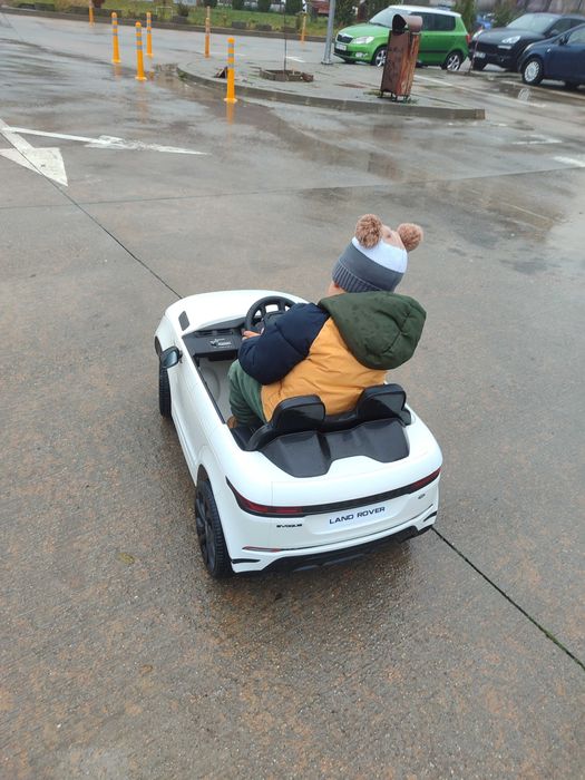 Mașinuță electrică LAND ROVER cu telecomanda