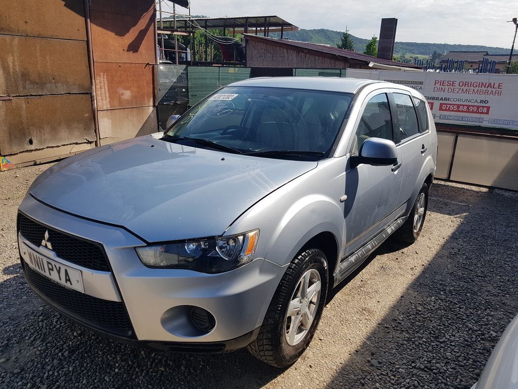 Dezmembrez Mitsubishi Outlander Facelift 2.2 Diesel 2006-2012