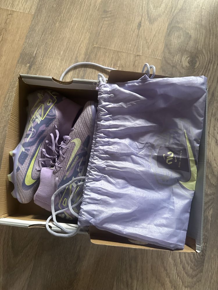 Nike mercurial 42