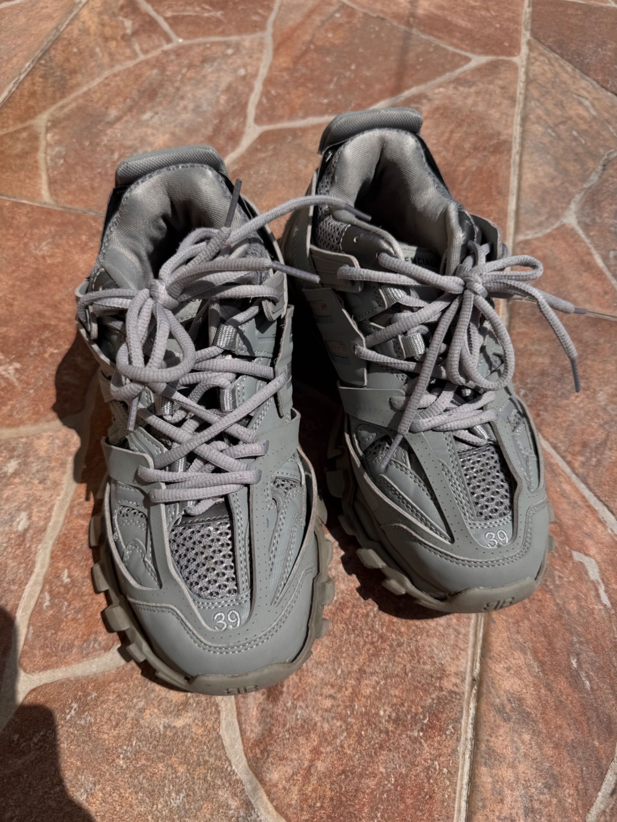 Balenciaga track