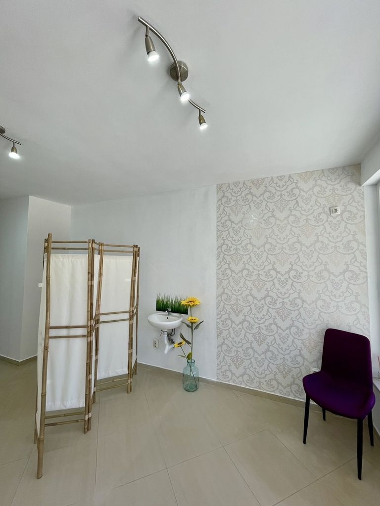 Дава се под наем Офис в Перник, Изток - 30 кв.м за 204 € - Снимка #5