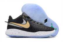 Нови мъжки маратонки Nike LeBron 20 ‘Black Gold’ 43,44