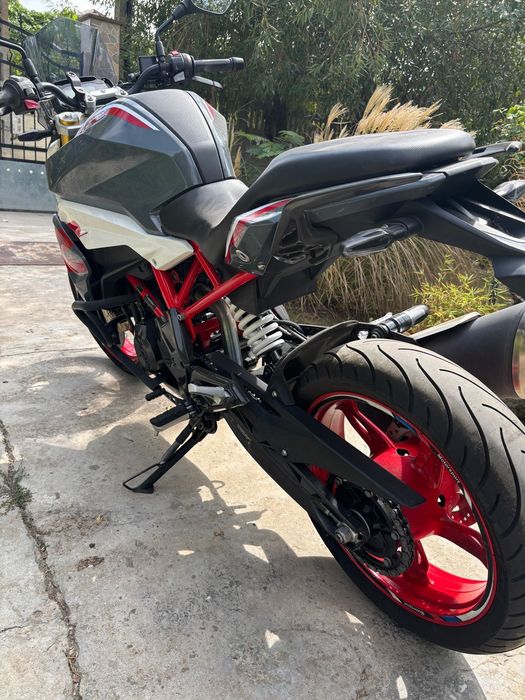 BMW G310r se vinde