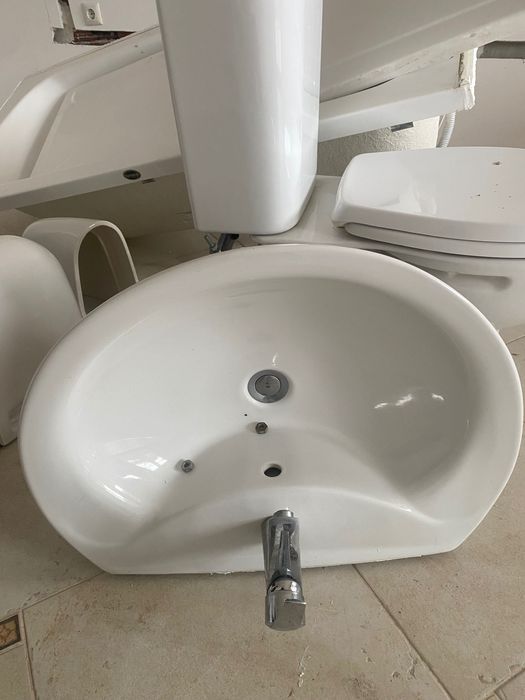 Тоалетни чинии, Мивки,