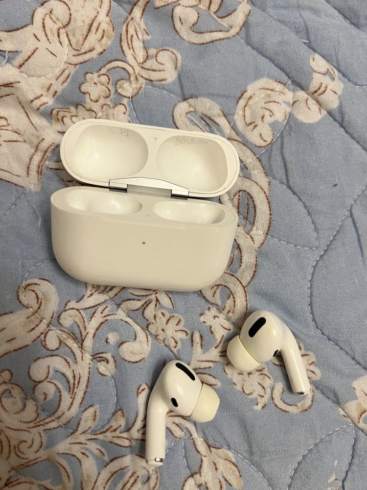 Airpods pro наушники левый и кейс