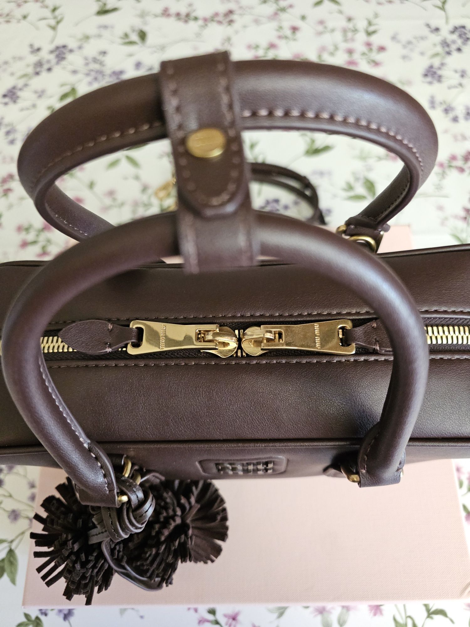 Geantă MiuMiu miu miu Arcadie, 27cm, în stoc