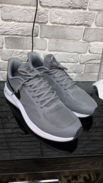 Оригинальные кроссы Nike