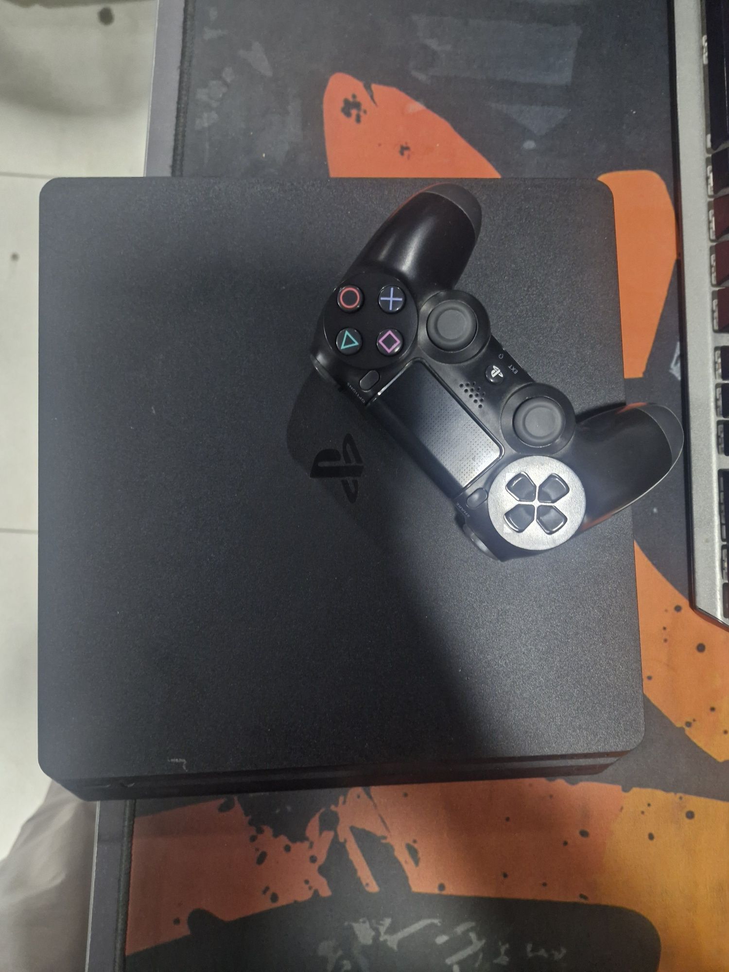 Playstation ps3.  4 komplekt va 1 ta ps4 1tb