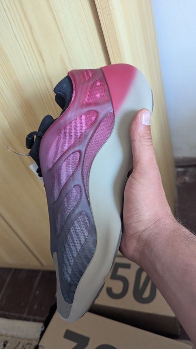 Yeezy 700 Fade Carbon Reflective