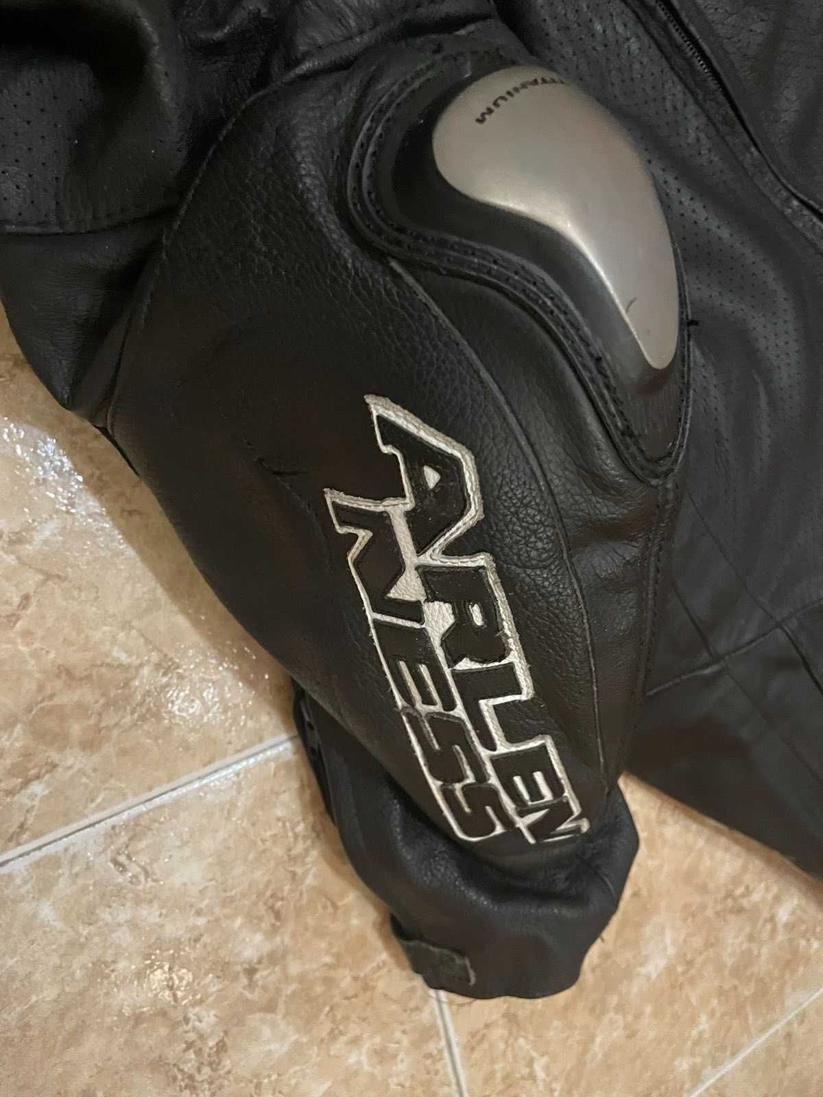 Цял кожен екип Arlen Ness Titanium